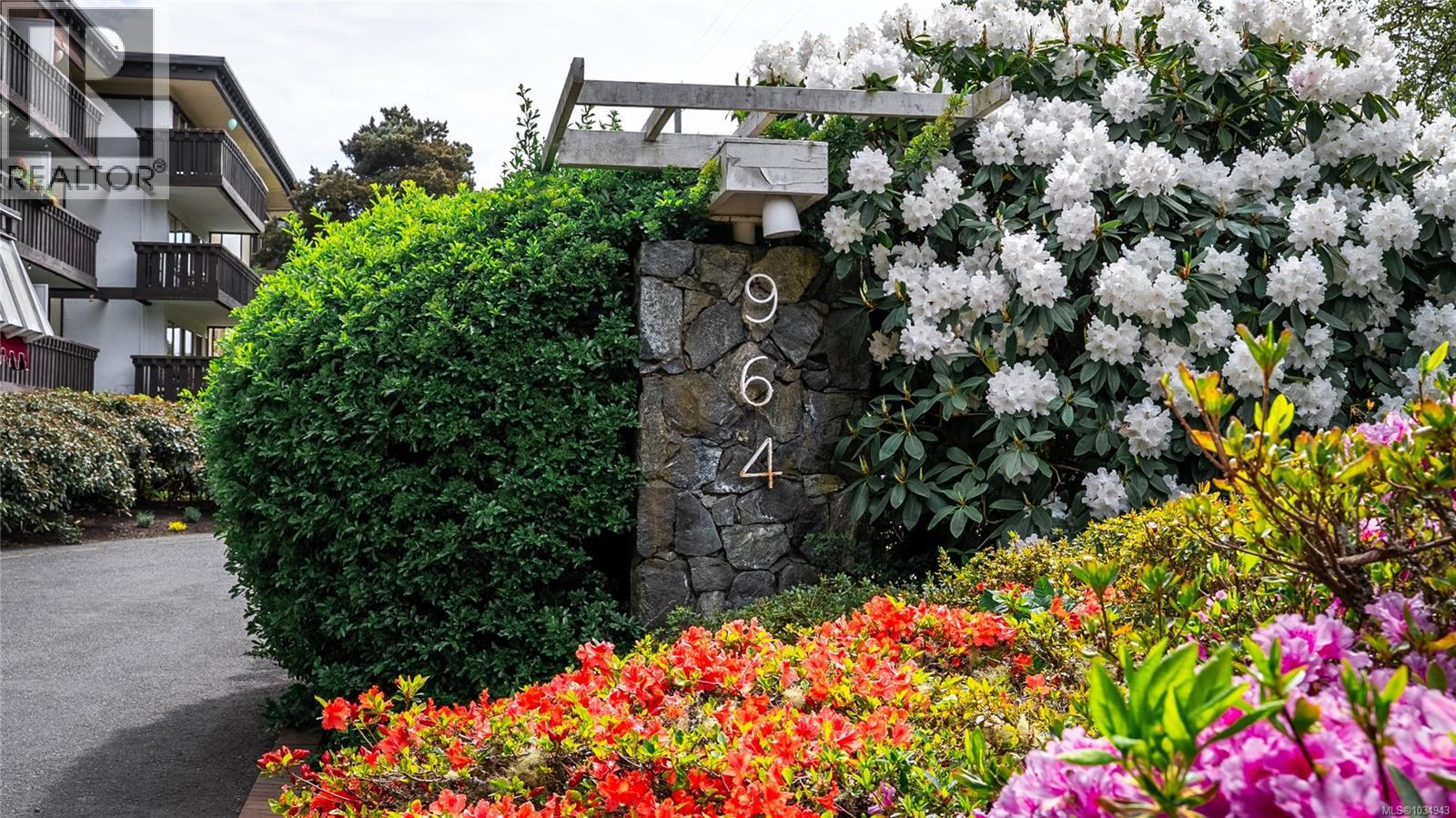103 964 Heywood Ave, Victoria, British Columbia V8V2Y5