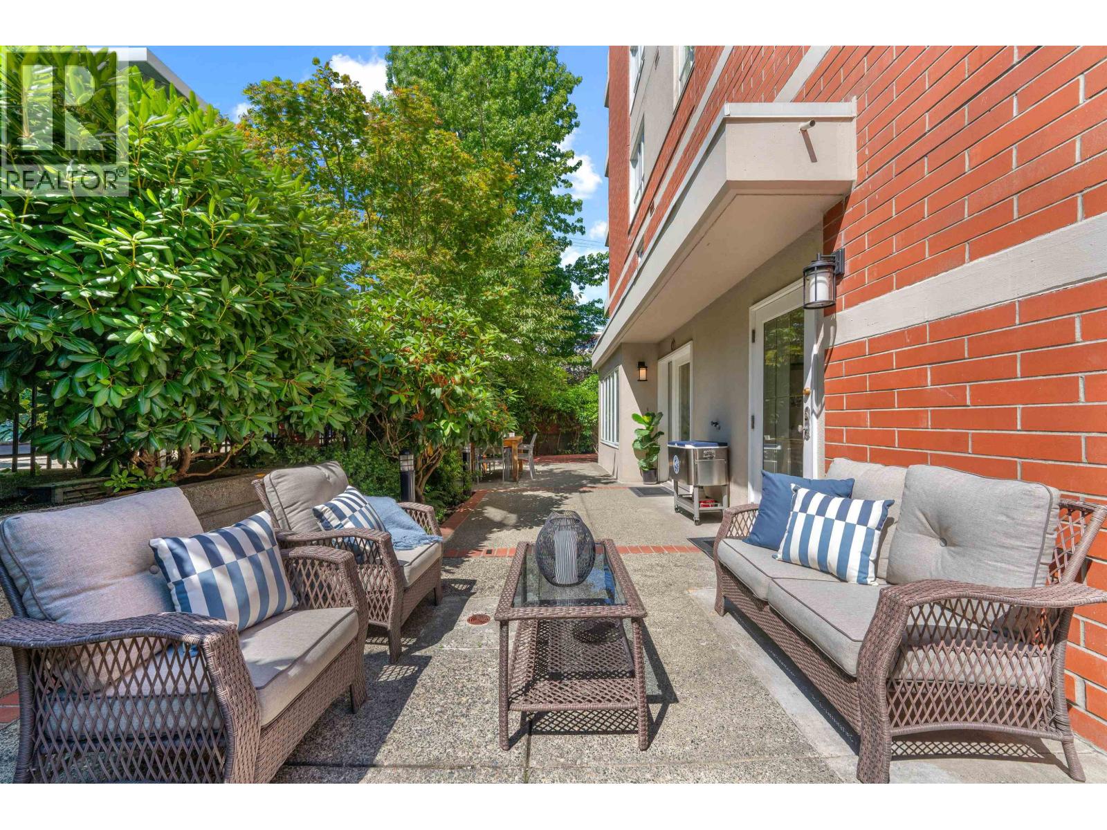 102 2128 W 43RD AVENUE|Vancouver, British Columbia V6M2E1