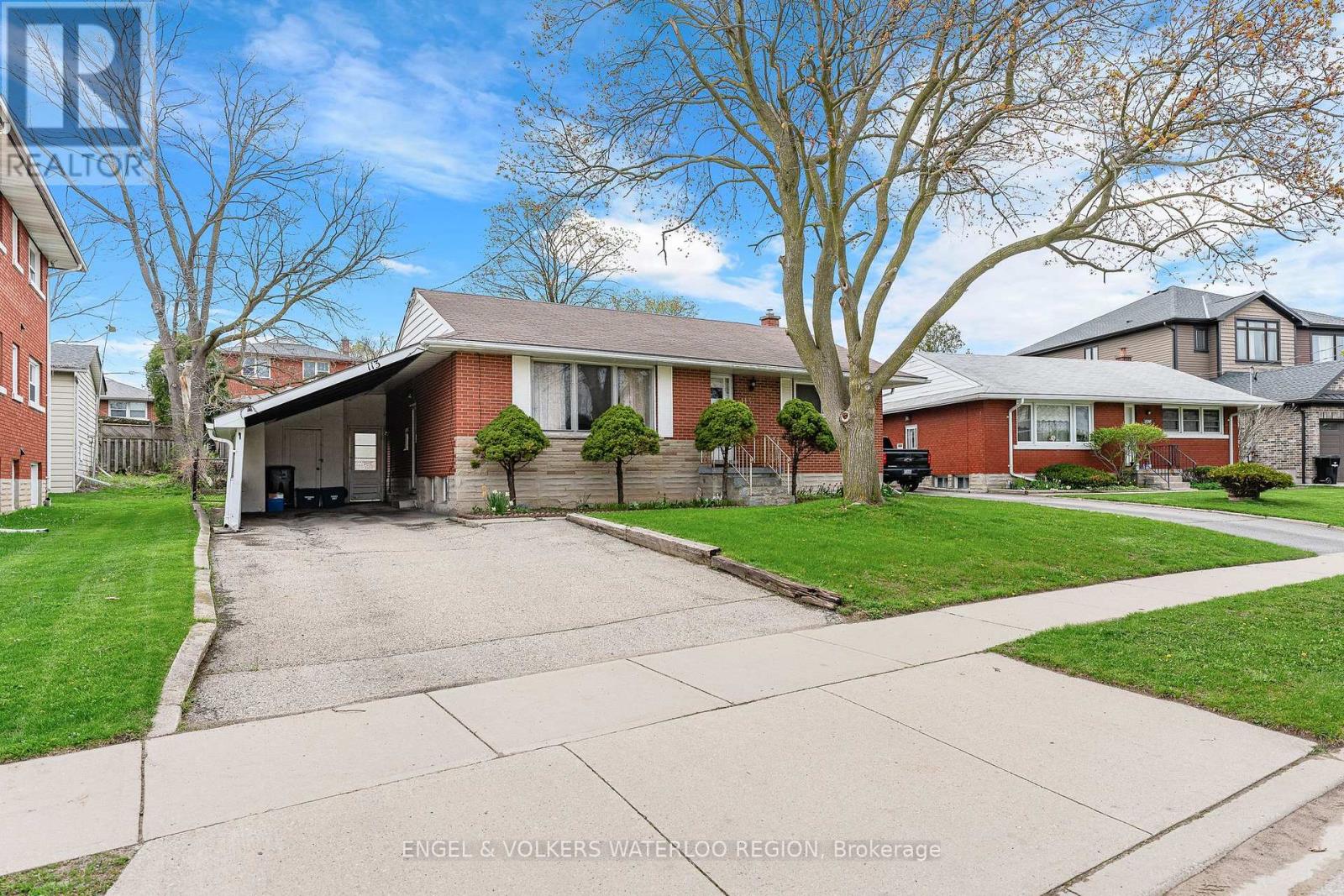 113 PLYMOUTH ROAD, Kitchener, Ontario N2G3G7