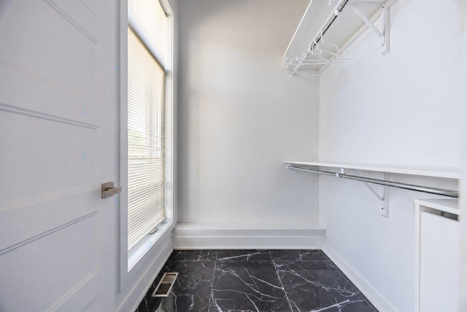 For sale: 5761 Rue Aline, Brossard, Quebec J4Z1R4 - 21314963