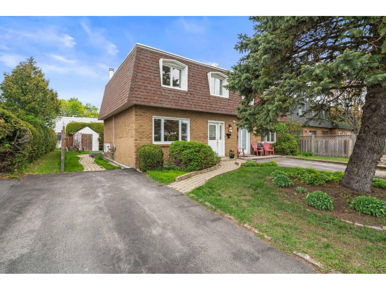 733 Rue Riverin, Longueuil (Le Vieux-Longueuil), Quebec J4L3E5