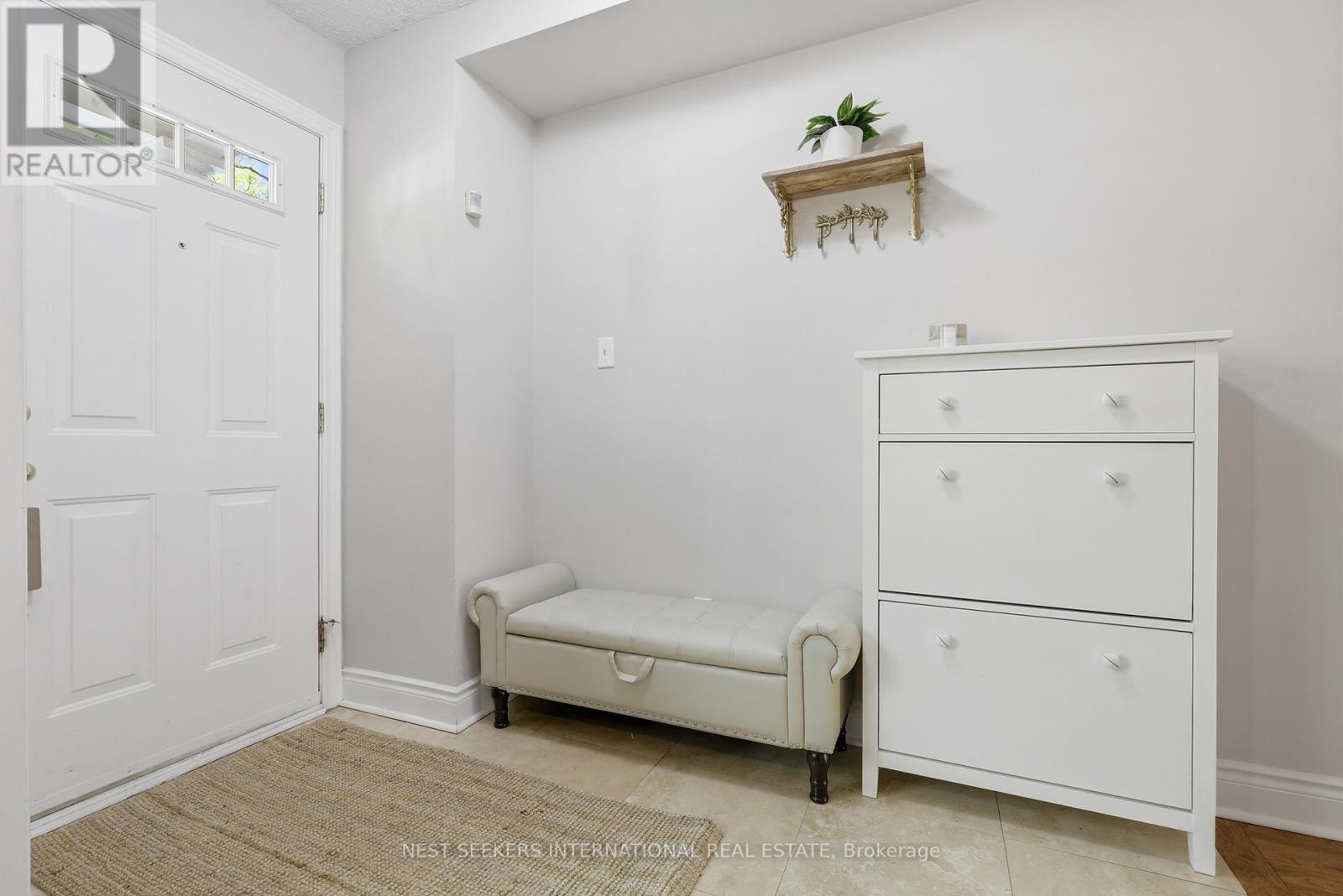 Row / Townhouse for Sale in 36 STORNWOOD COURT|Brampton (Fletcher's Creek South), Ontario L6W4H5 3