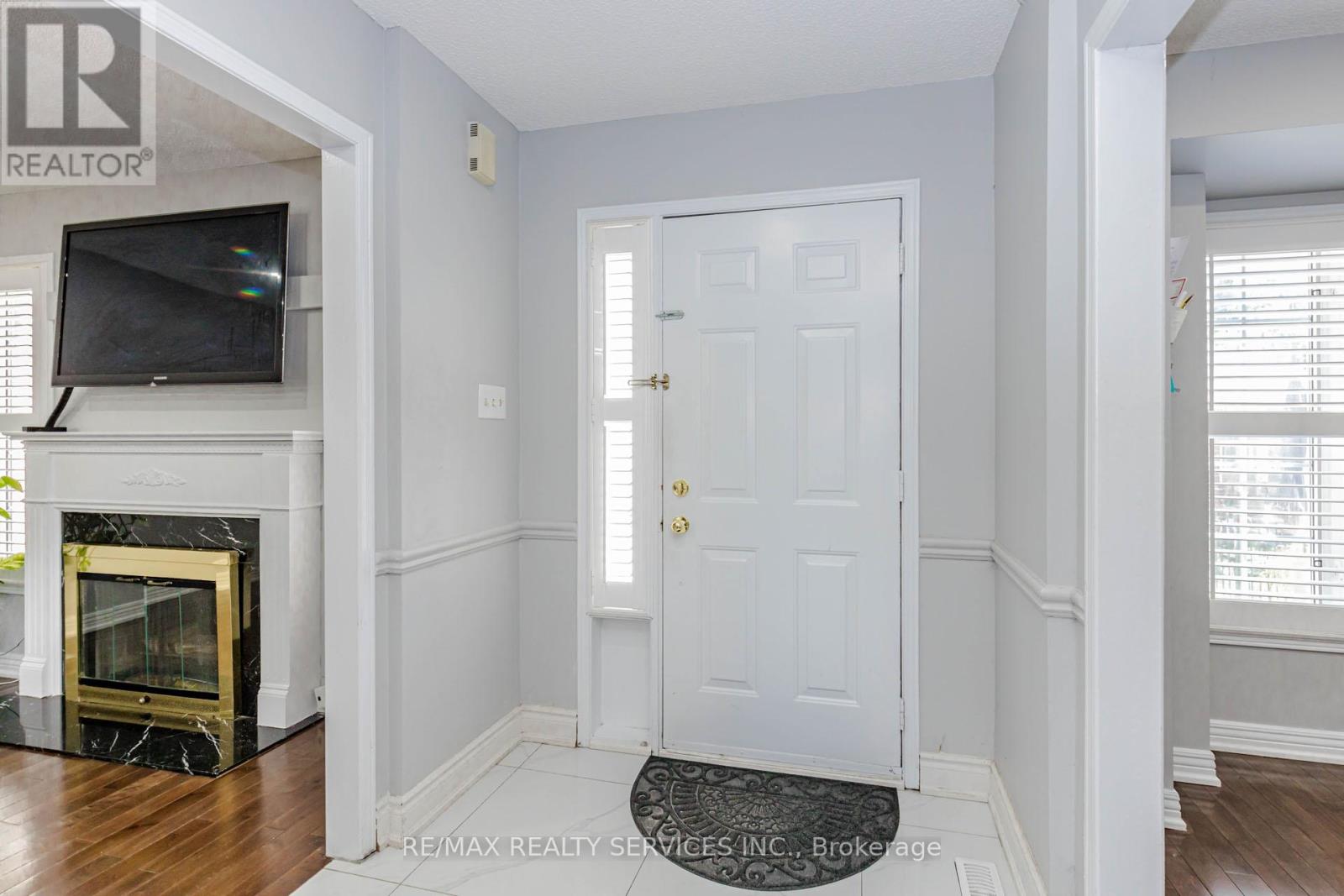 Row / Townhouse for Sale in 1135 BELLAROSA LANE|Mississauga (East Credit), Ontario L5V1L3 4
