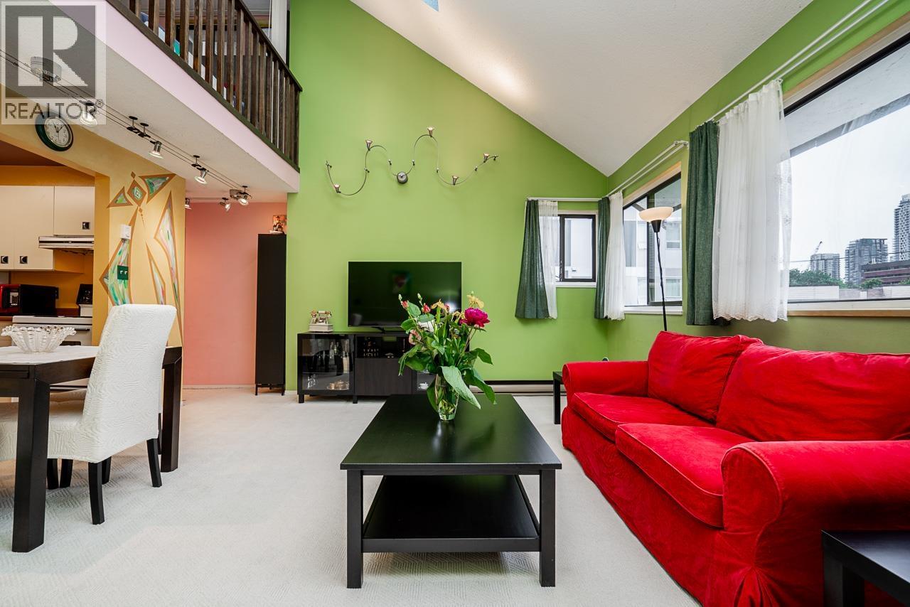PH5 936 BUTE STREET|Vancouver, British Columbia V6E1Y8