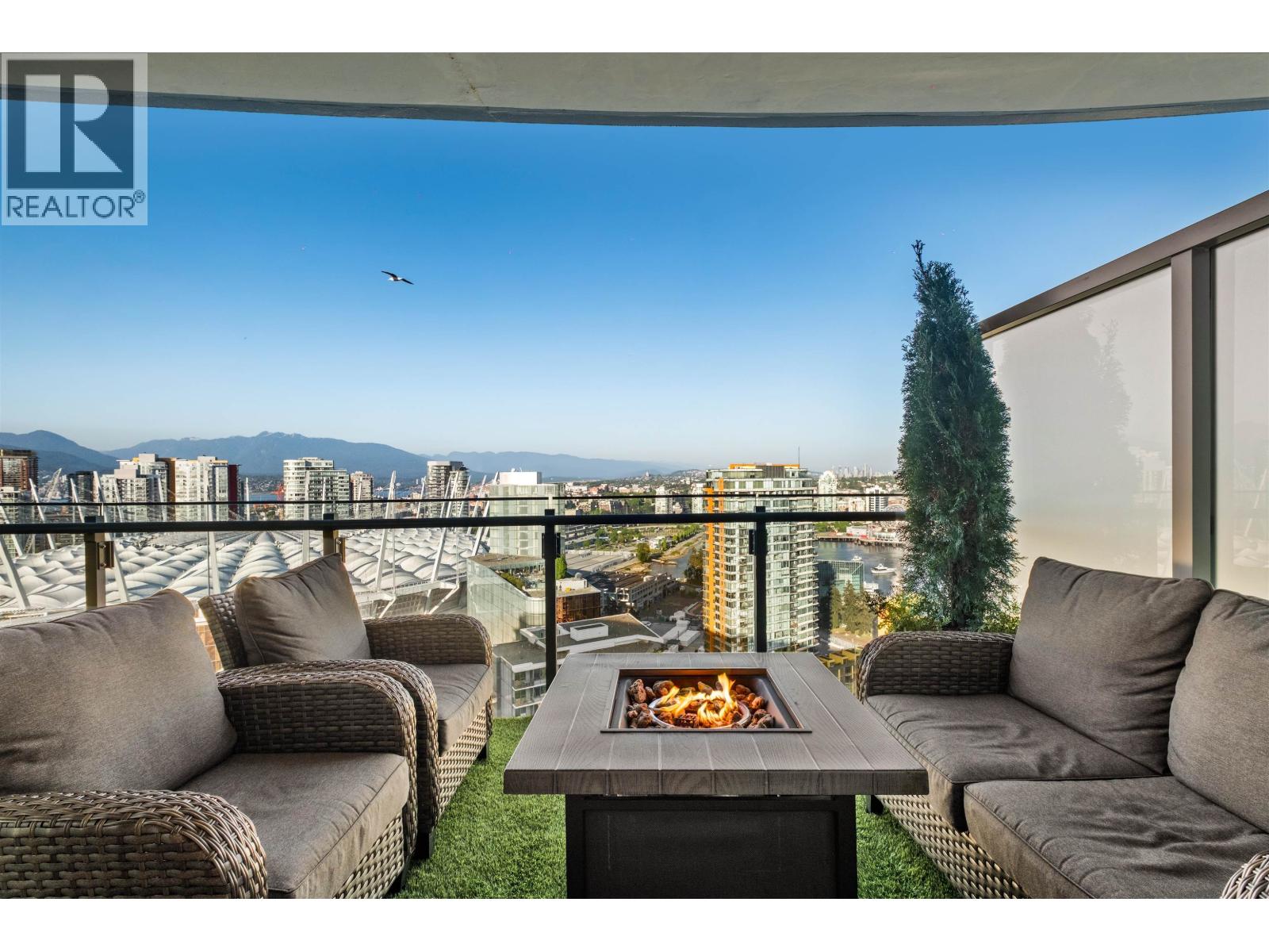2916 89 NELSON STREET|Vancouver, British Columbia V6Z0E7