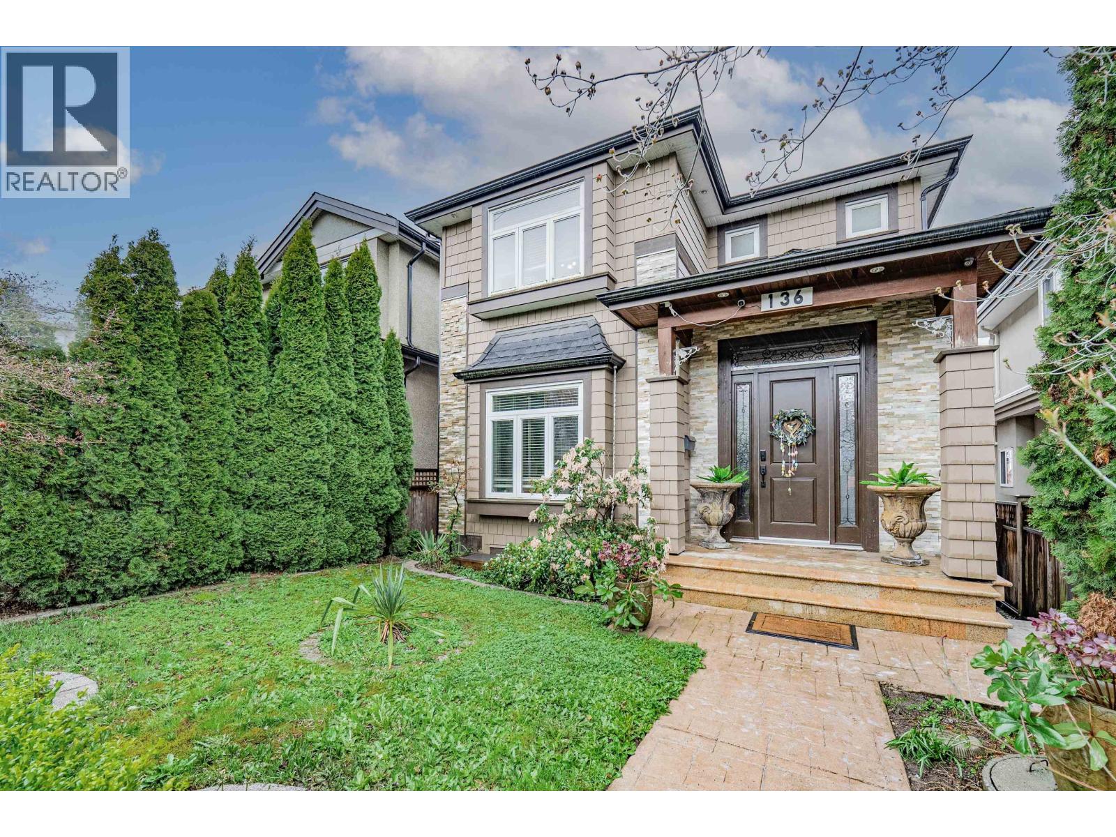 136 E 59TH AVENUE|Vancouver, British Columbia V5X1X6