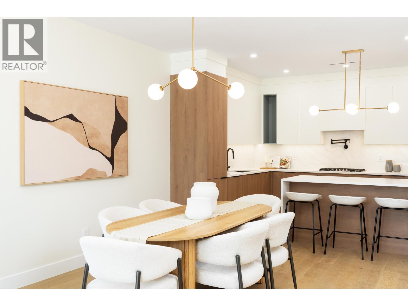 102 901 EDGAR AVENUE|Coquitlam, British Columbia V3K2K1