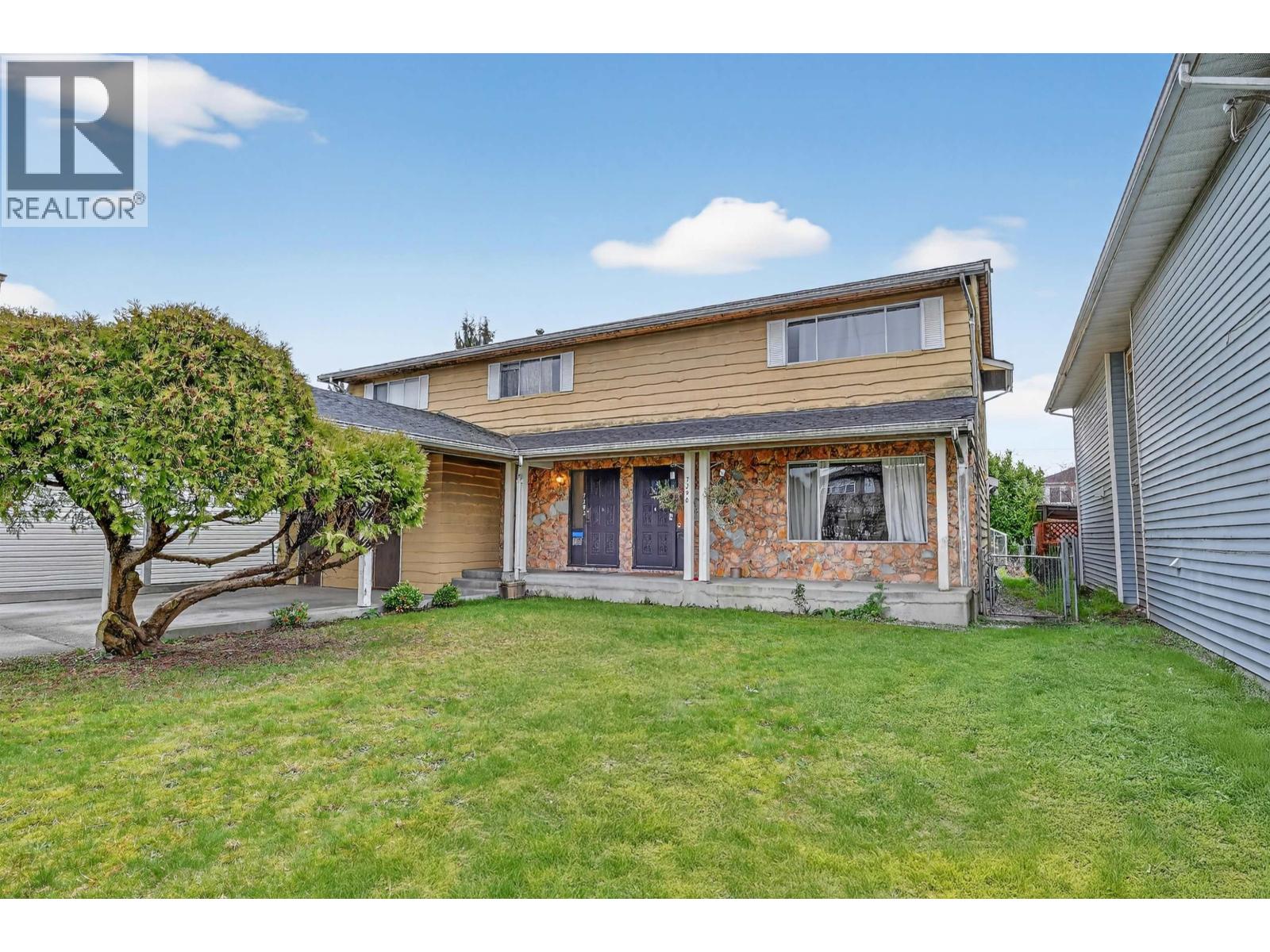 7290 11TH AVENUE|Burnaby, British Columbia V3N2M8