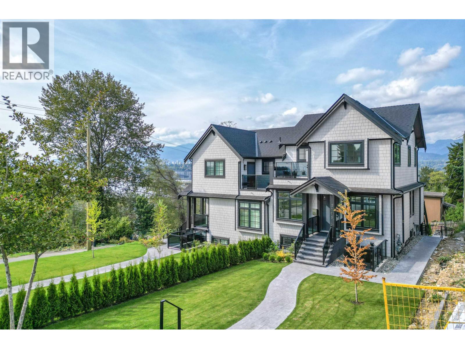 3615 YALE STREET|Vancouver, British Columbia V5K1C8