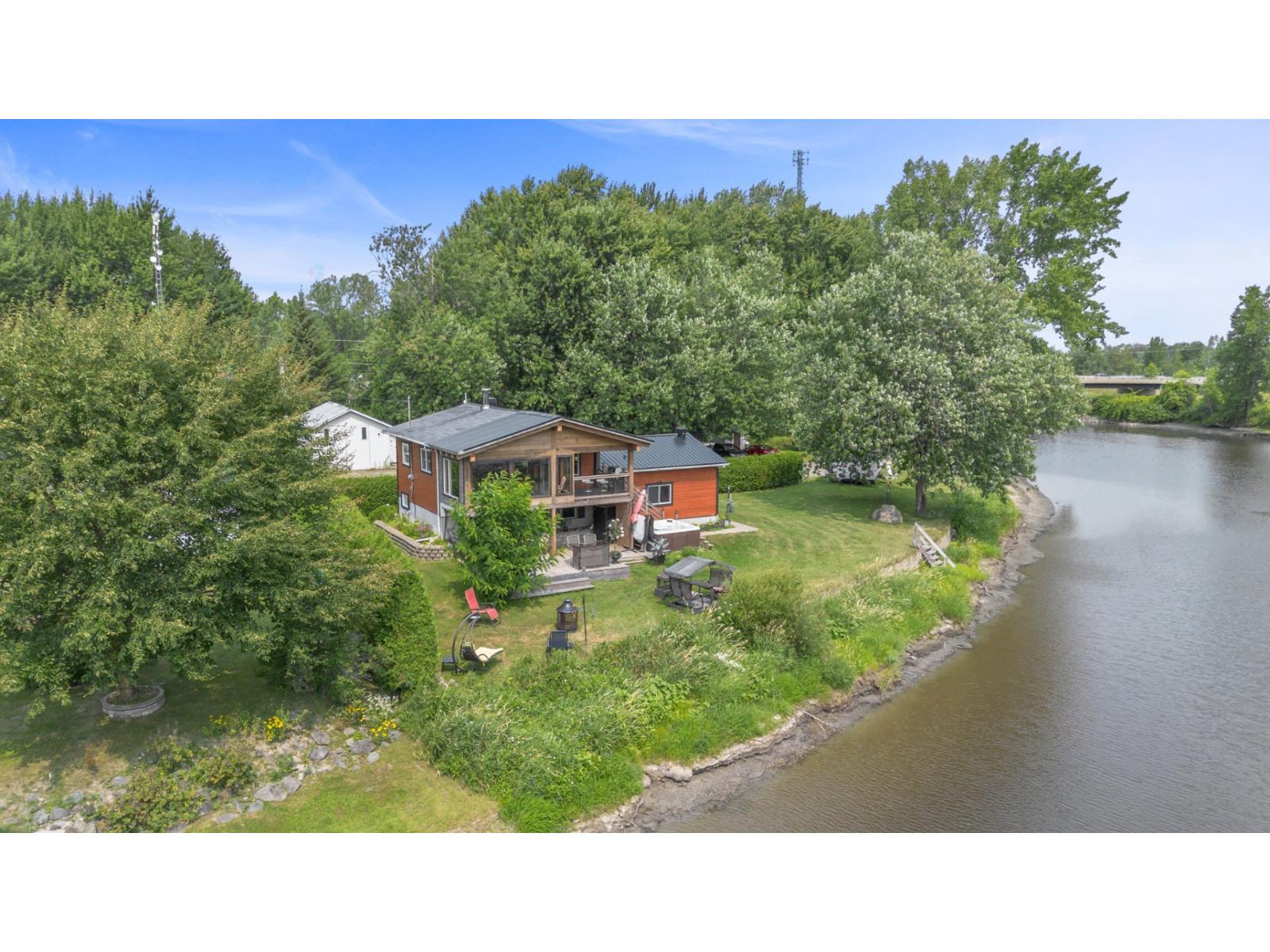 320 Rg du Lac-St-Pierre O., Louiseville, Quebec J5V2L4