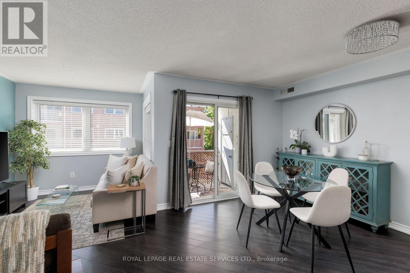 Row / Townhouse for Sale in 174 - 75 BRISTOL ROAD E|Mississauga (Hurontario), Ontario L4Z3P2 2