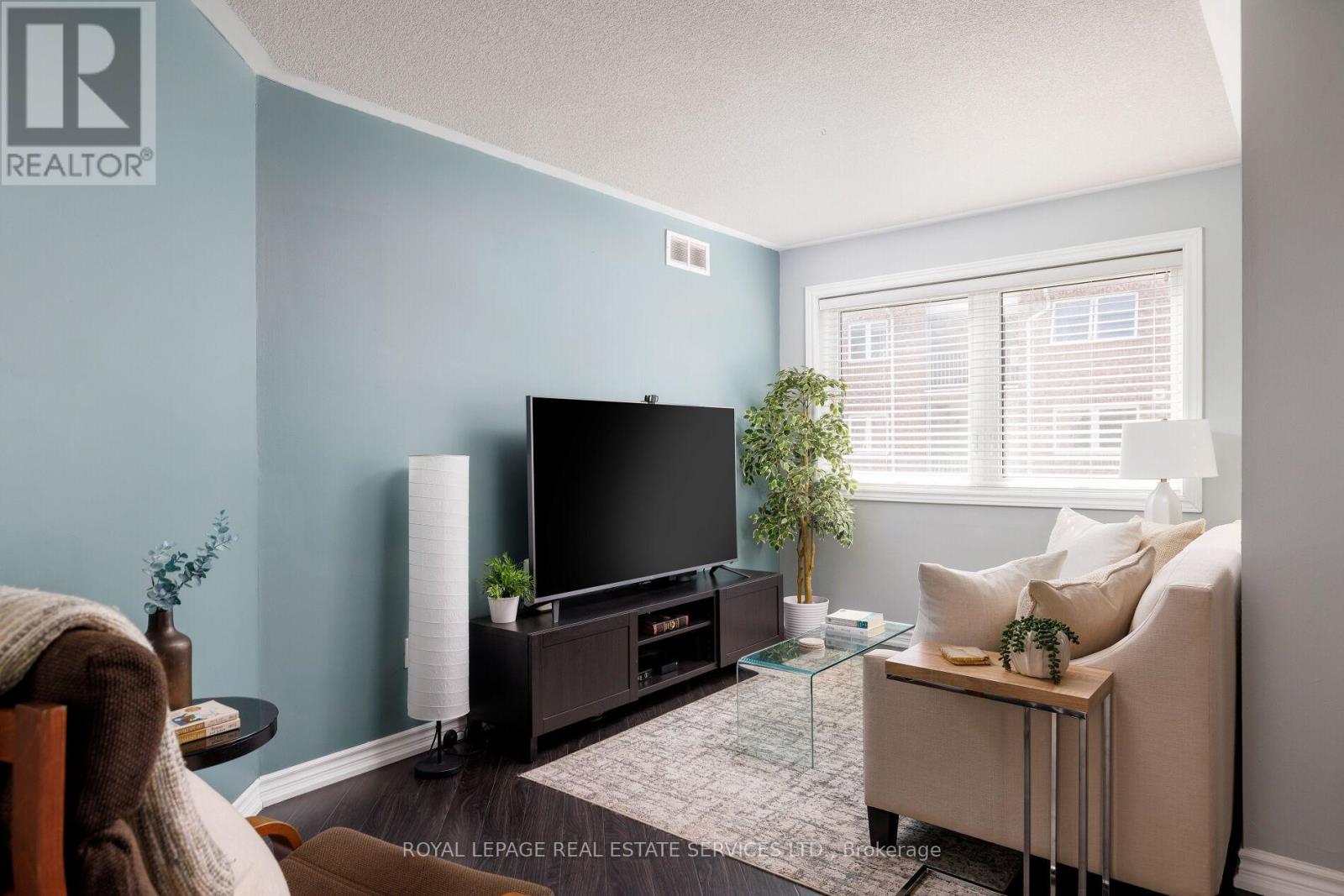 Row / Townhouse for Sale in 174 - 75 BRISTOL ROAD E|Mississauga (Hurontario), Ontario L4Z3P2 3