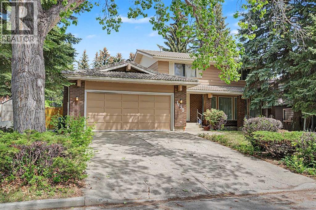 House for Sale in 1032 Varsity Estates Drive NW|Calgary, Alberta T3B3B2