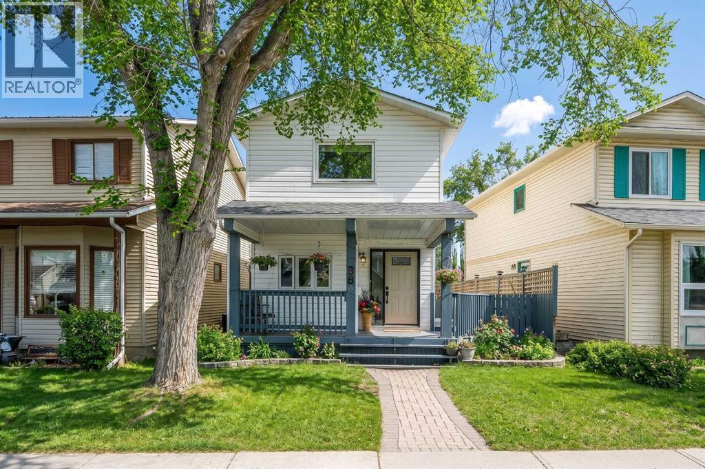House for Sale in 96 Mckinley Road SE|Calgary, Alberta T2Z1V8