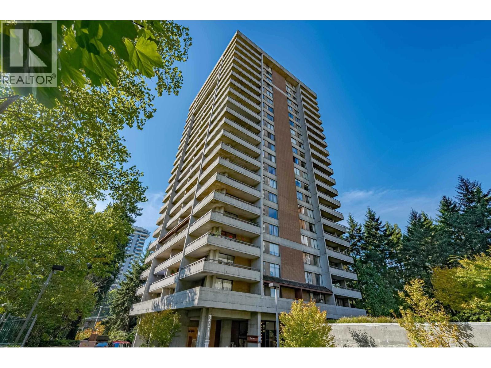 702 3771 BARTLETT COURT|Burnaby, British Columbia V3J7G8