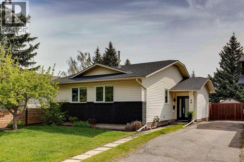 House for Sale in 68 Woodmont Rise SW|Calgary, Alberta T2W4L5