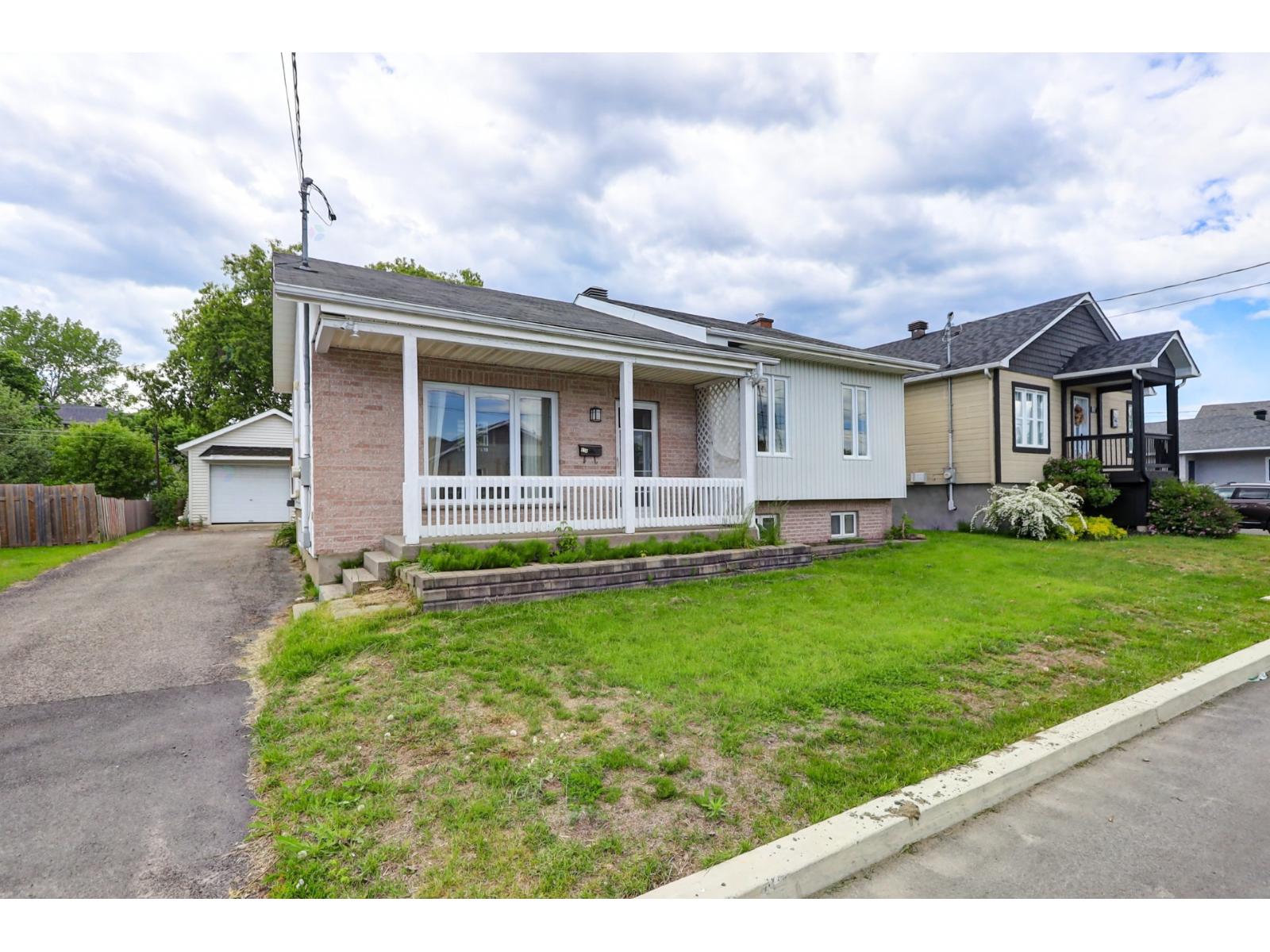 116 Rue Gagné, Lachute, Quebec J8H3T9