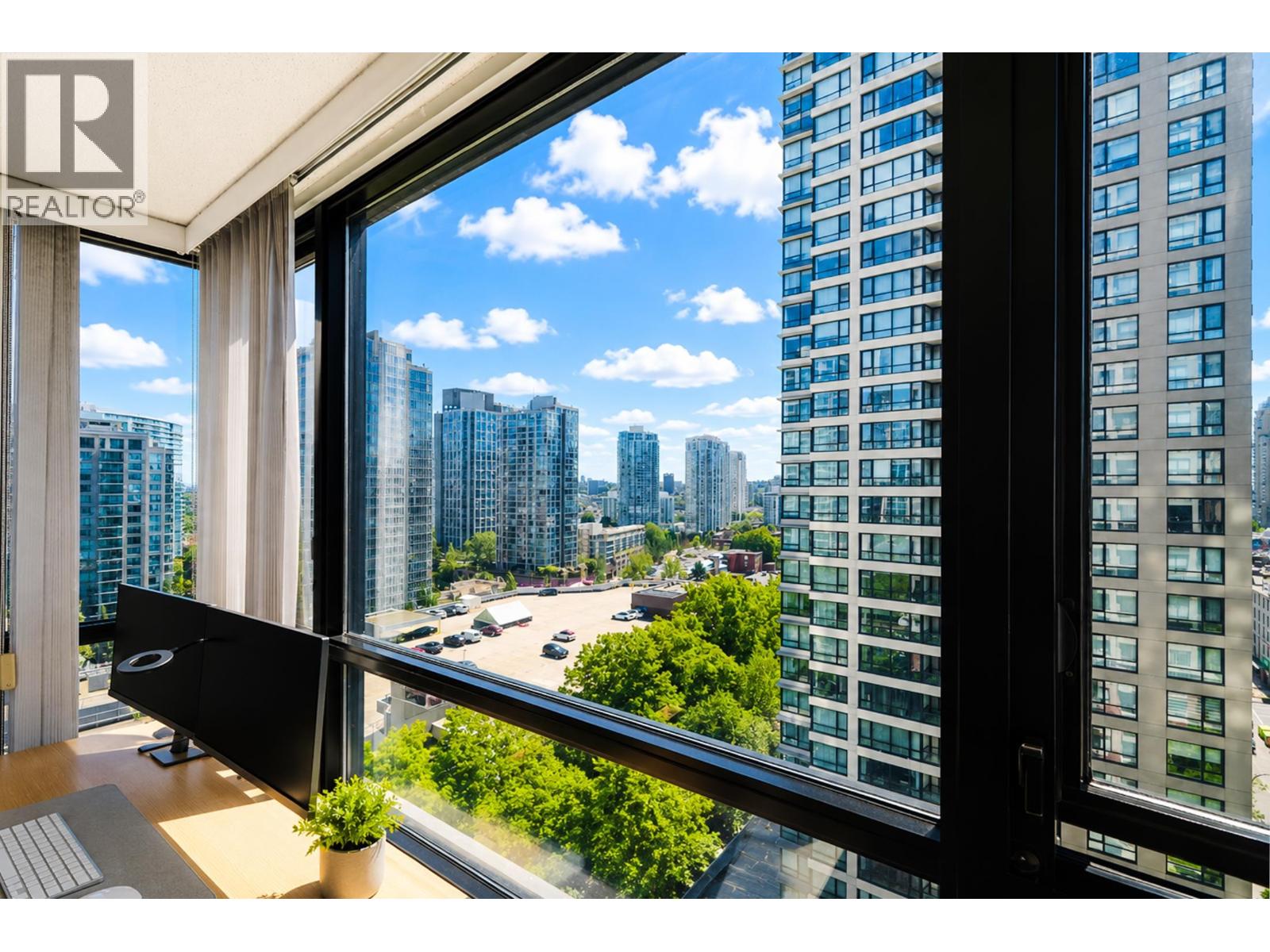 1405 909 MAINLAND STREET|Vancouver, British Columbia V6B1S3