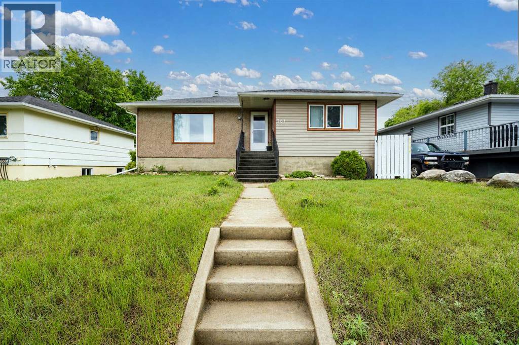 361 7 Street SW, Medicine Hat, Alberta T1A4K3
