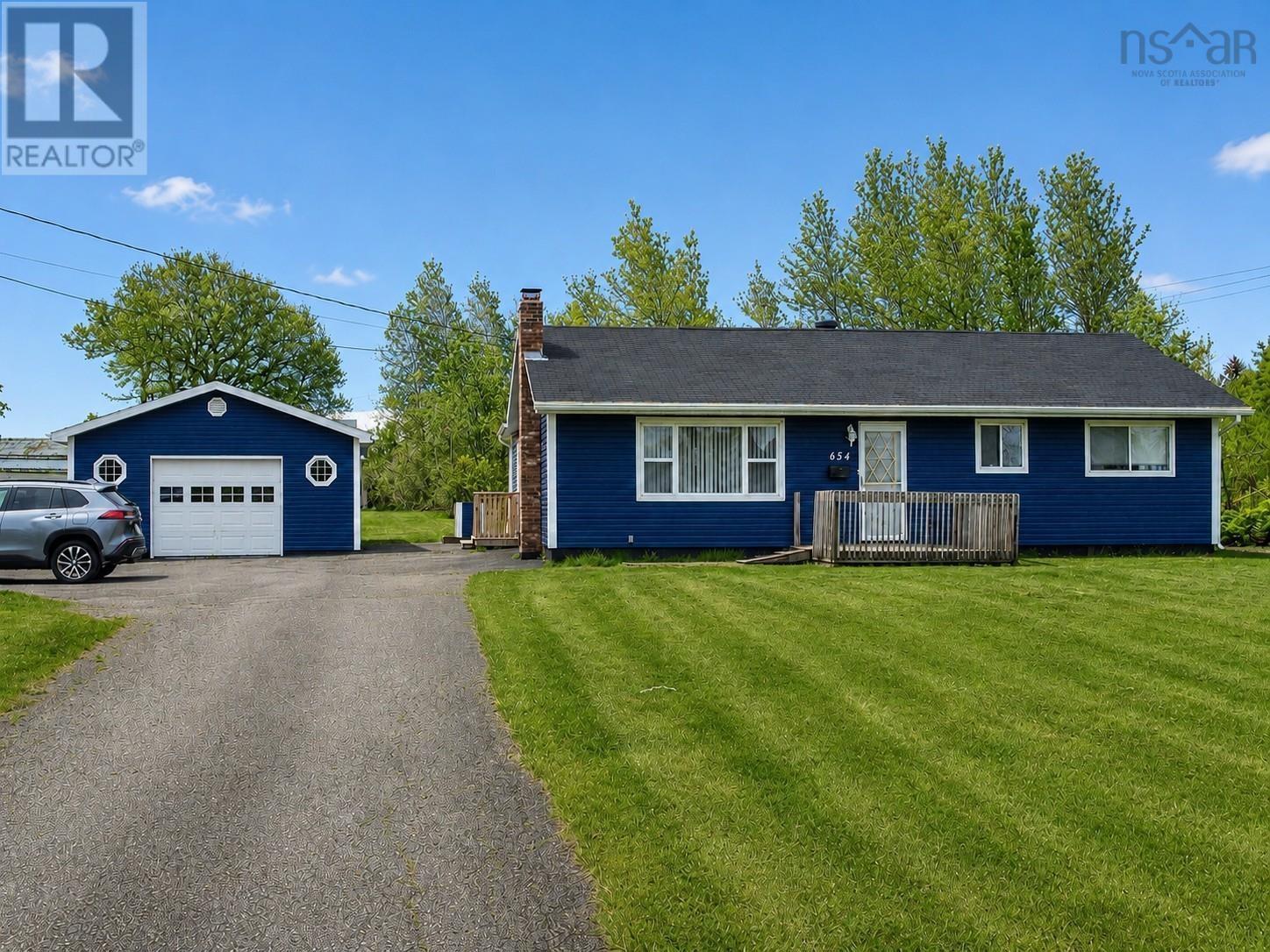 654 Mahon Street, New Waterford, Nova Scotia B1H3K3