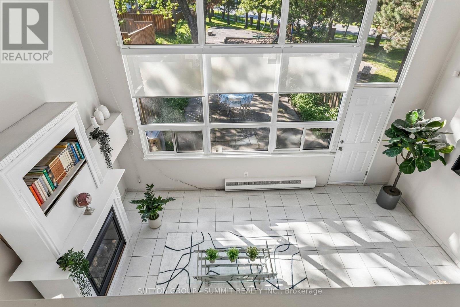 Row / Townhouse for Sale in 211 - 180 MISSISSAUGA VALLEY BOULEVARD|Mississauga (Mississauga Valleys), Ontario L5A3M2