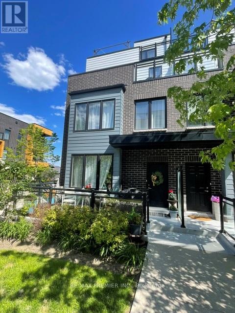 Row / Townhouse for Sale in 1 - 2255 MCNAB LANE|Mississauga (Clarkson), Ontario L5J0B3 2