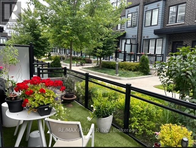 Row / Townhouse for Sale in 1 - 2255 MCNAB LANE|Mississauga (Clarkson), Ontario L5J0B3 4