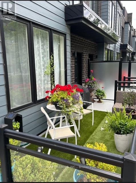 Row / Townhouse for Sale in 1 - 2255 MCNAB LANE|Mississauga (Clarkson), Ontario L5J0B3 5