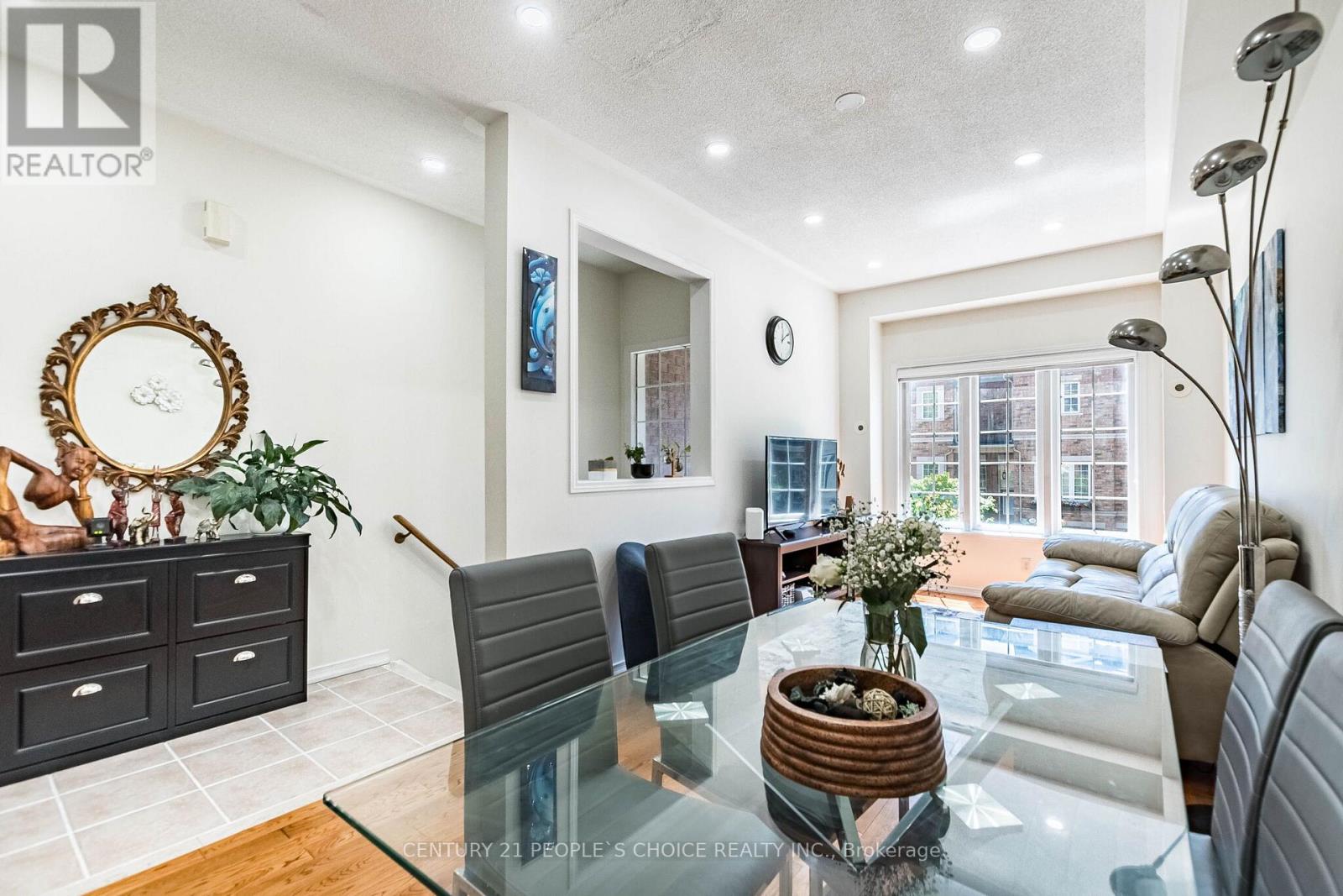 Row / Townhouse for Sale in 29 - 435 HENSALL CIRCLE|Mississauga (Cooksville), Ontario L5A4P1 4