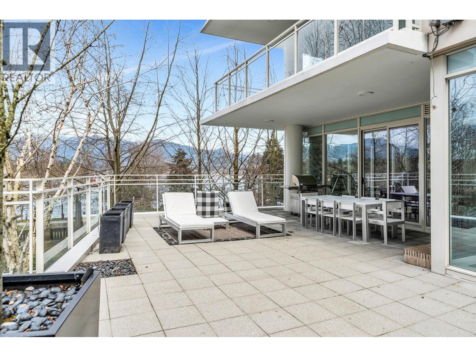 101 1139 W CORDOVA STREET|Vancouver, British Columbia V6C0A2