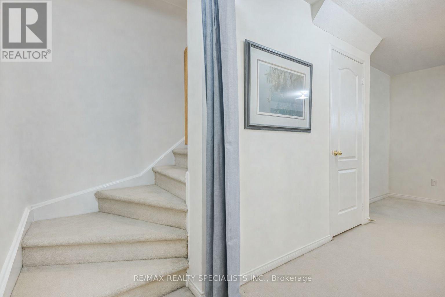 Row / Townhouse for Sale in 16 - 3975 EGLINTON AVENUE W|Mississauga (Churchill Meadows), Ontario L5M0E7 3