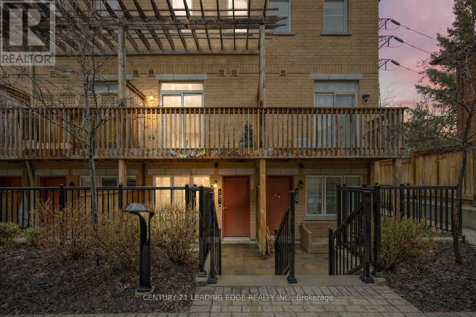 121 - 380 HOPEWELL AVENUE, Toronto (Briar Hill-Belgravia), Ontario M6E2S2