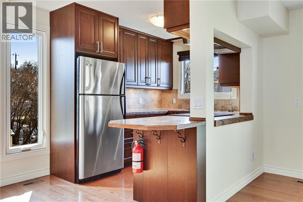 Row / Townhouse for Sale in 10, 123 13 Avenue NE|Calgary, Alberta T2E1B5 4