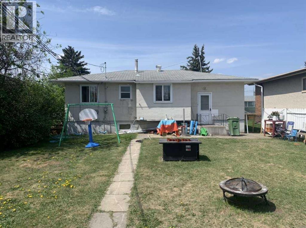House for Sale in 1820 41 Street SE|Calgary, Alberta T2B1C3 2