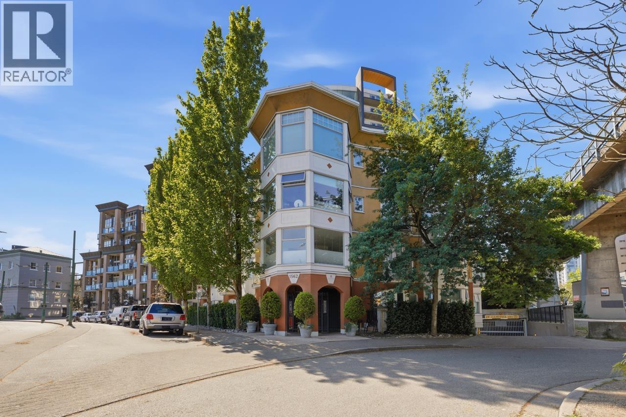 401 1562 W 5TH AVENUE|Vancouver, British Columbia V6J5H9