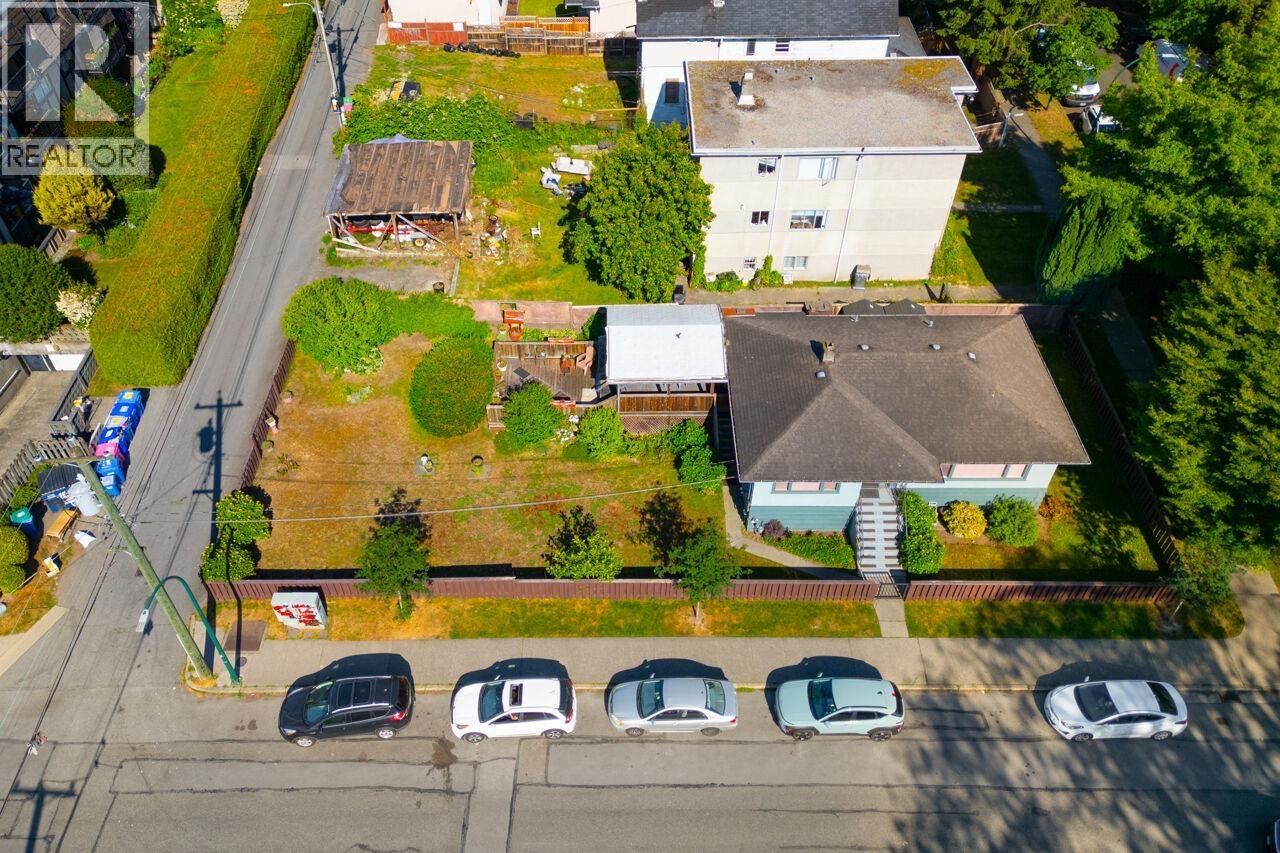 106 N TEMPLETON DRIVE|Vancouver, British Columbia V5L3E2