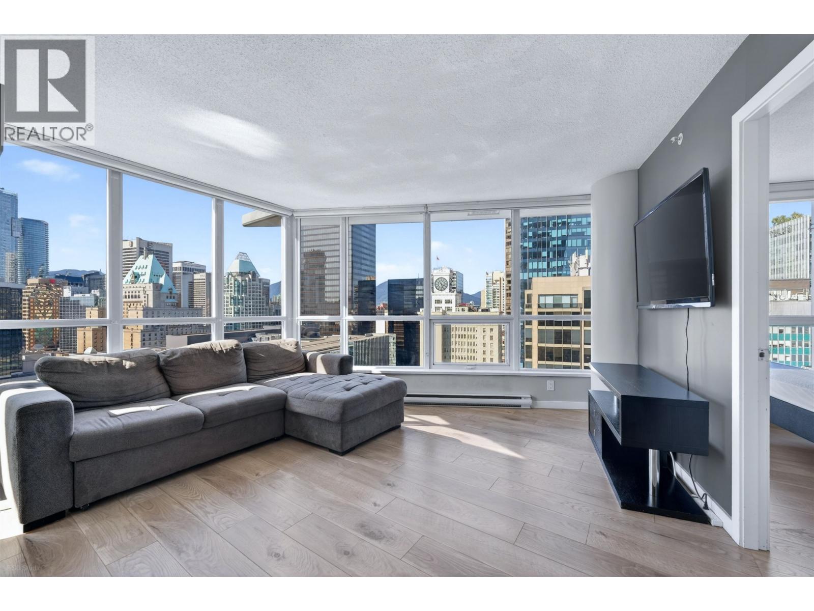 1911 833 SEYMOUR STREET|Vancouver, British Columbia V6B0G4