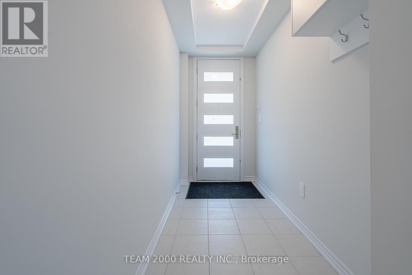 Row / Townhouse for Sale in 5965 SAIGON STREET|Mississauga (East Credit), Ontario L5V0E9 2