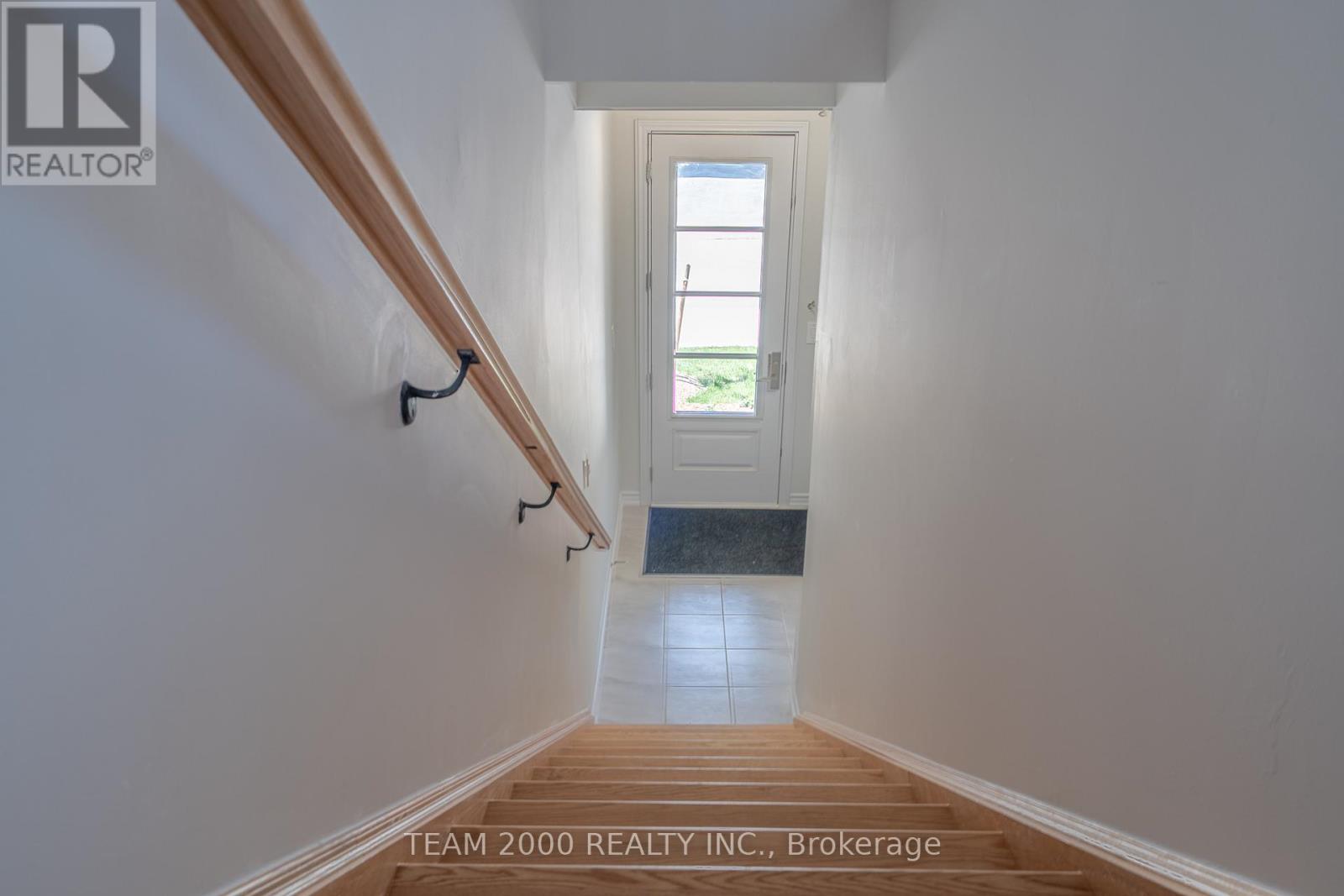Row / Townhouse for Sale in 5938 SAIGON STREET|Mississauga (East Credit), Ontario L5V0E9 2