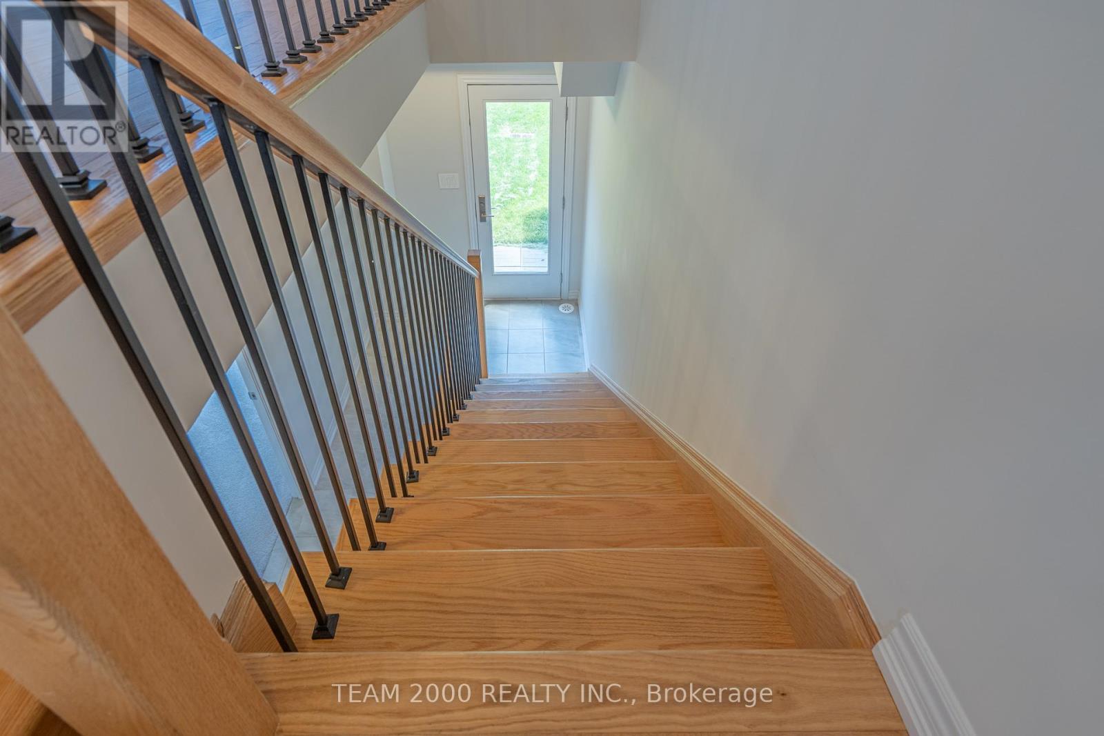 Row / Townhouse for Sale in 5938 SAIGON STREET|Mississauga (East Credit), Ontario L5V0E9 4