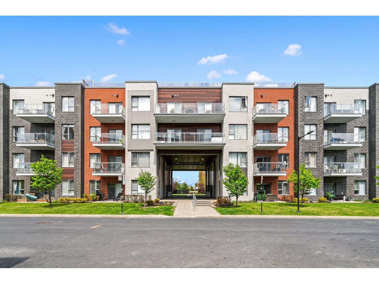 1475 Rue Gaston-Véronneau, #104, Longueuil (Le Vieux-Longueuil), Quebec J4N0H2
