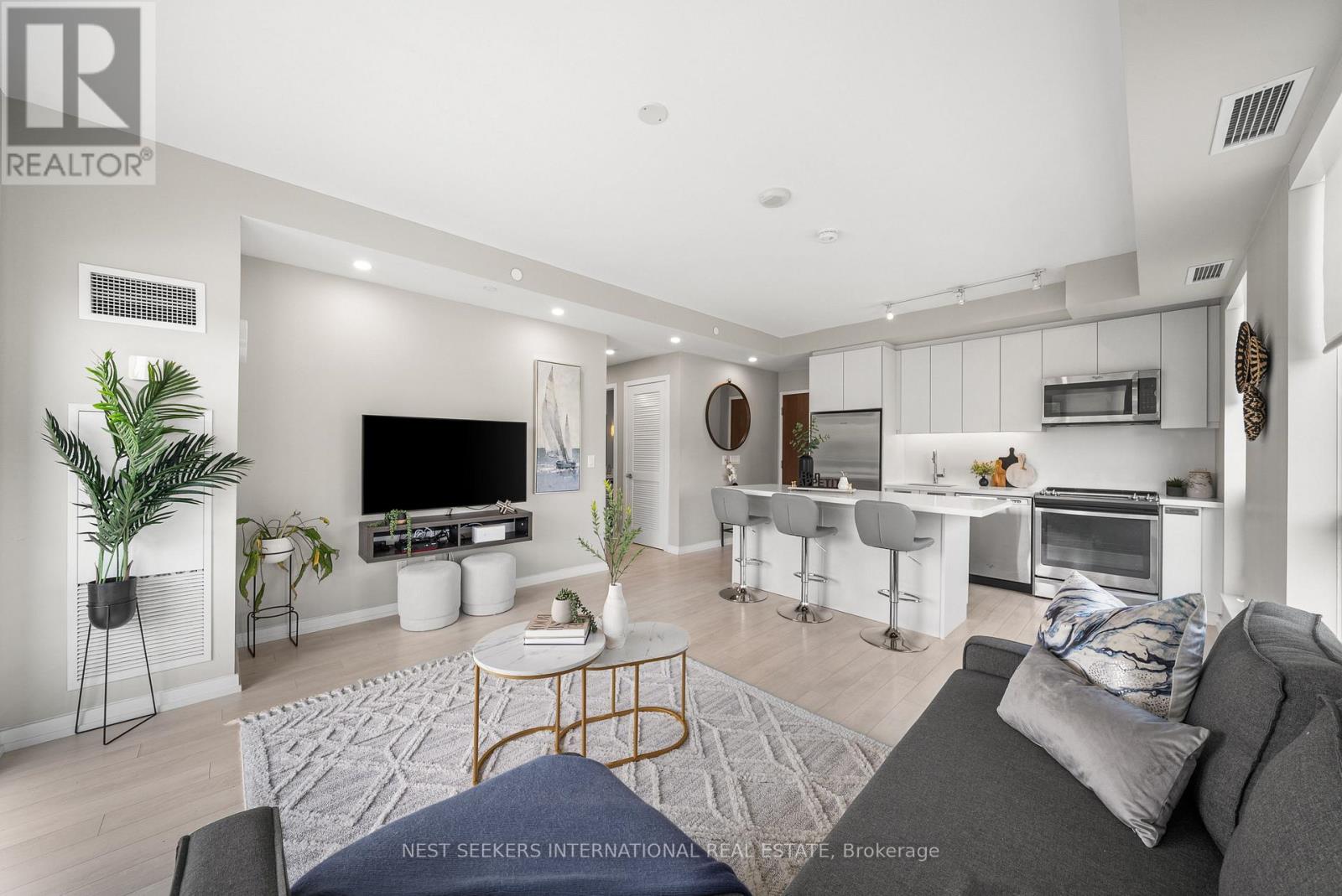 A213 - 241 SEA RAY AVENUE