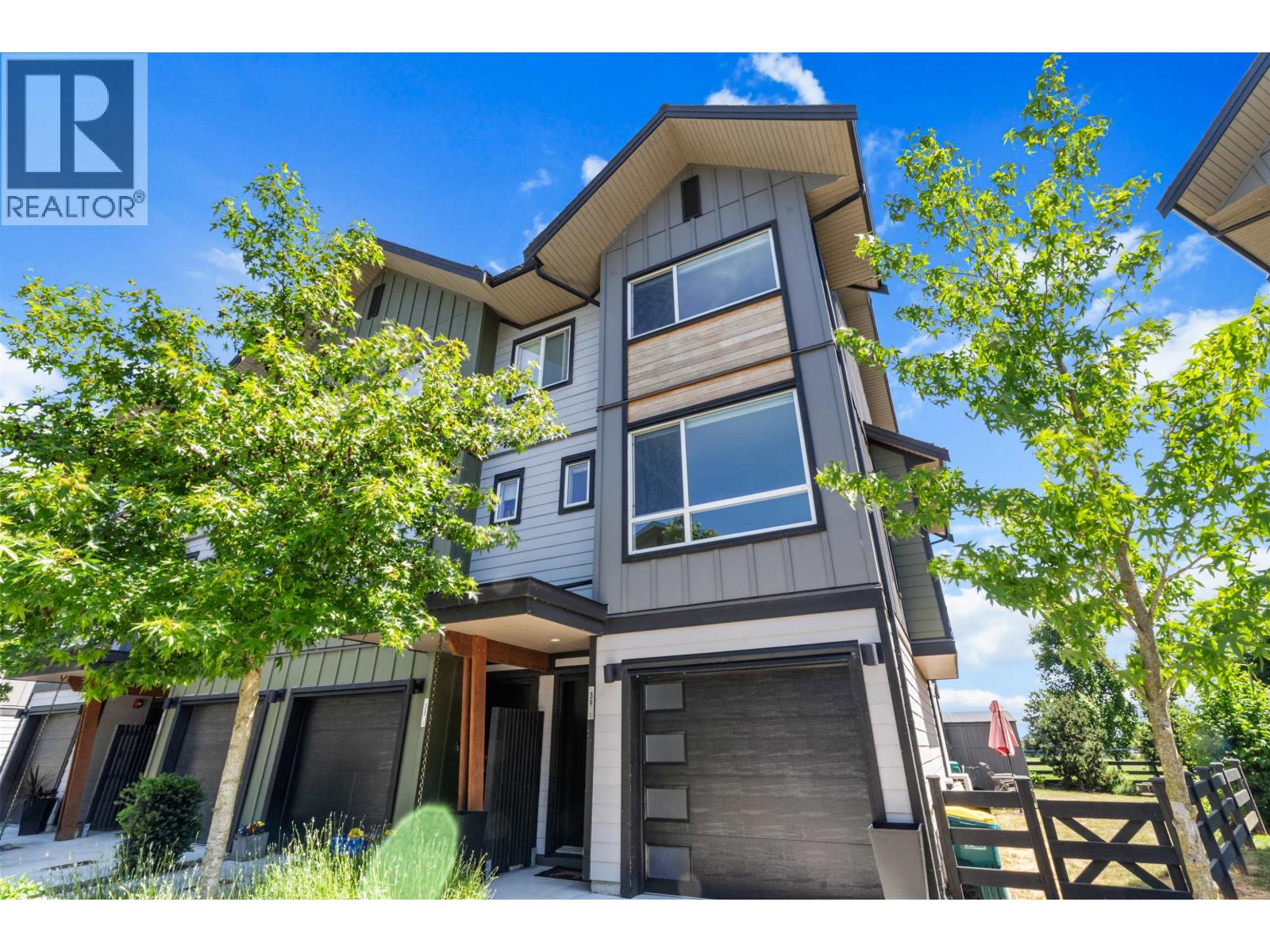 For sale: 39 4292 WOLF WAY, Tsawwassen, British Columbia V4M0E1