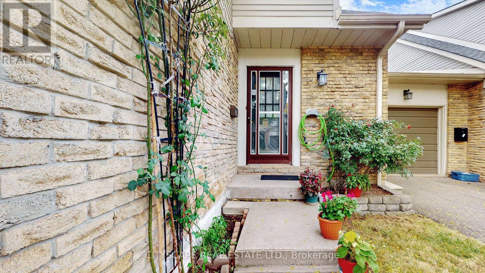 Row / Townhouse for Sale in 6 - 2701 AQUITAINE AVENUE|Mississauga (Meadowvale), Ontario L5N2H7 3