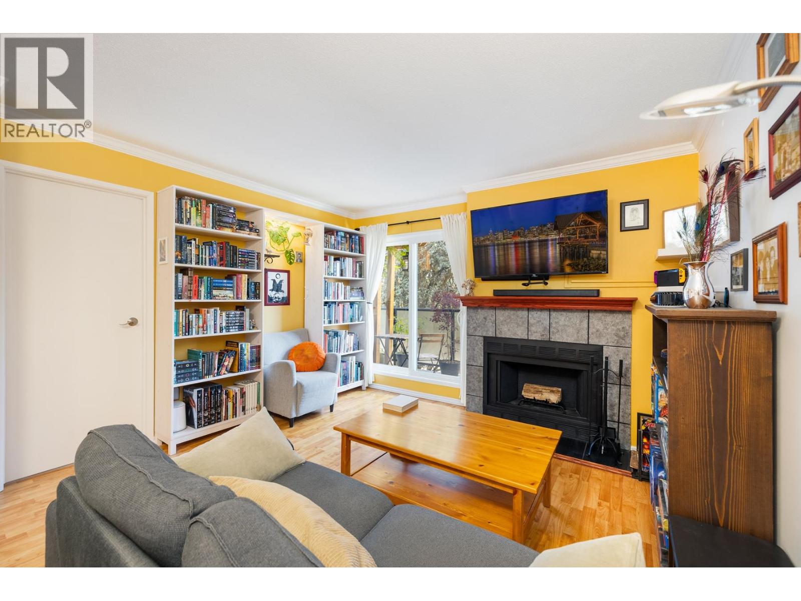 308 2255 ETON STREET|Vancouver, British Columbia V5L1C9