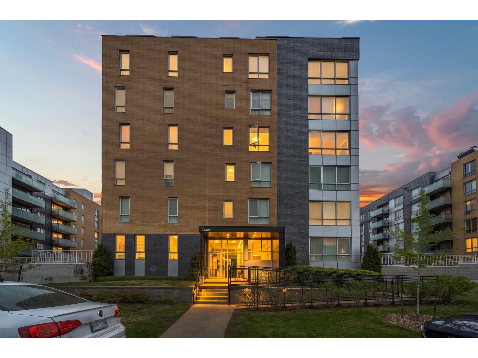 3449 Av. Jacques-Bureau, #201, Laval (Chomedey), Quebec H7P0J5