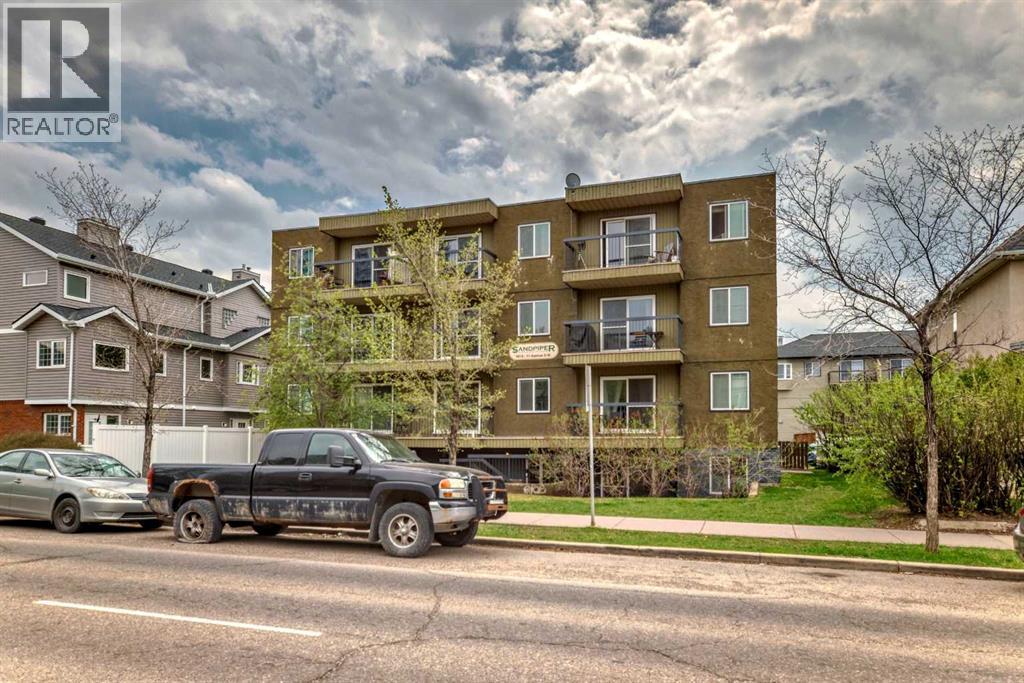 Apartment for Sale in 202, 1613 11 Avenue SW|Calgary, Alberta T3C0N3