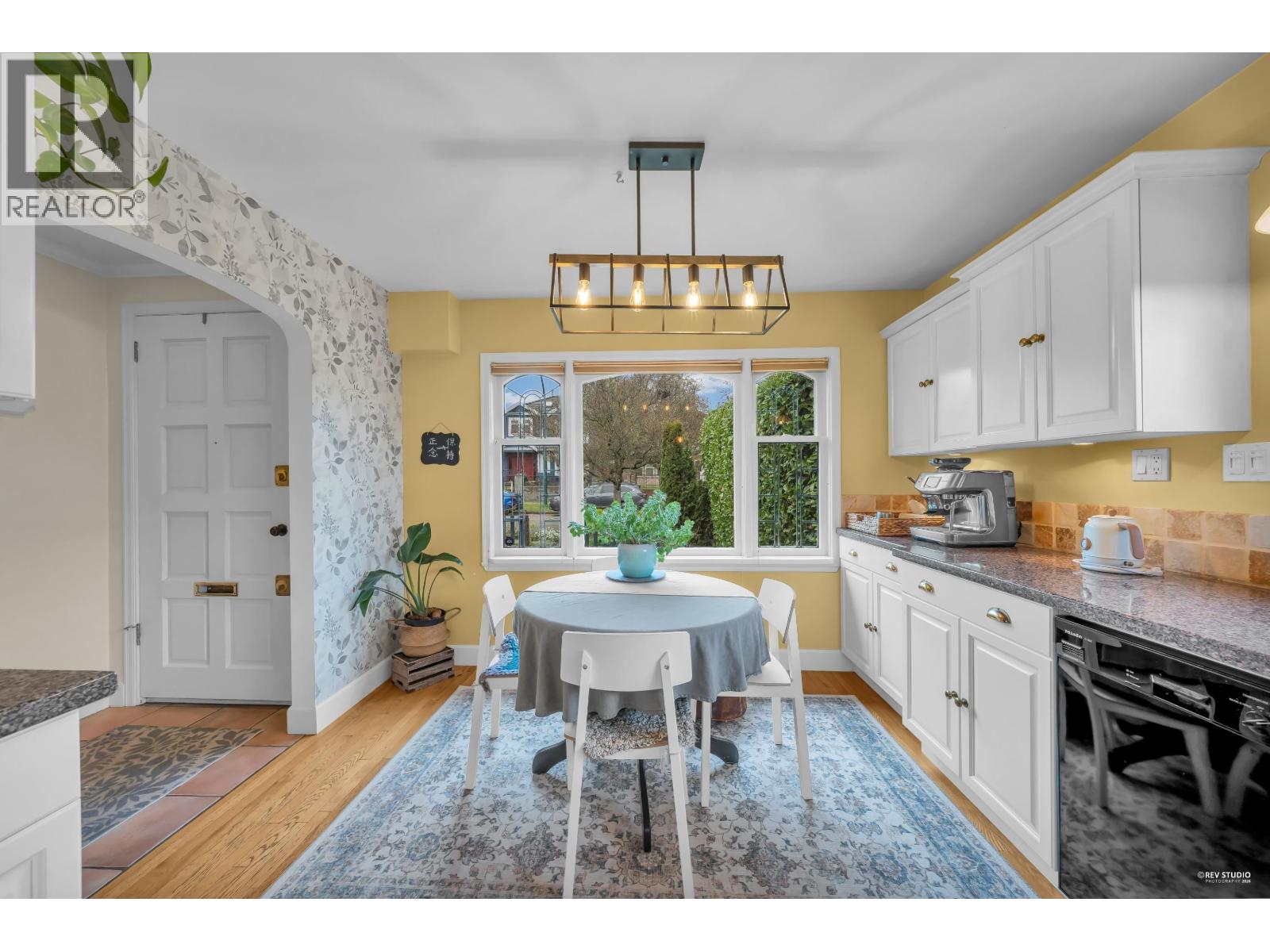 378 E 59TH AVENUE|Vancouver, British Columbia V5X1X9