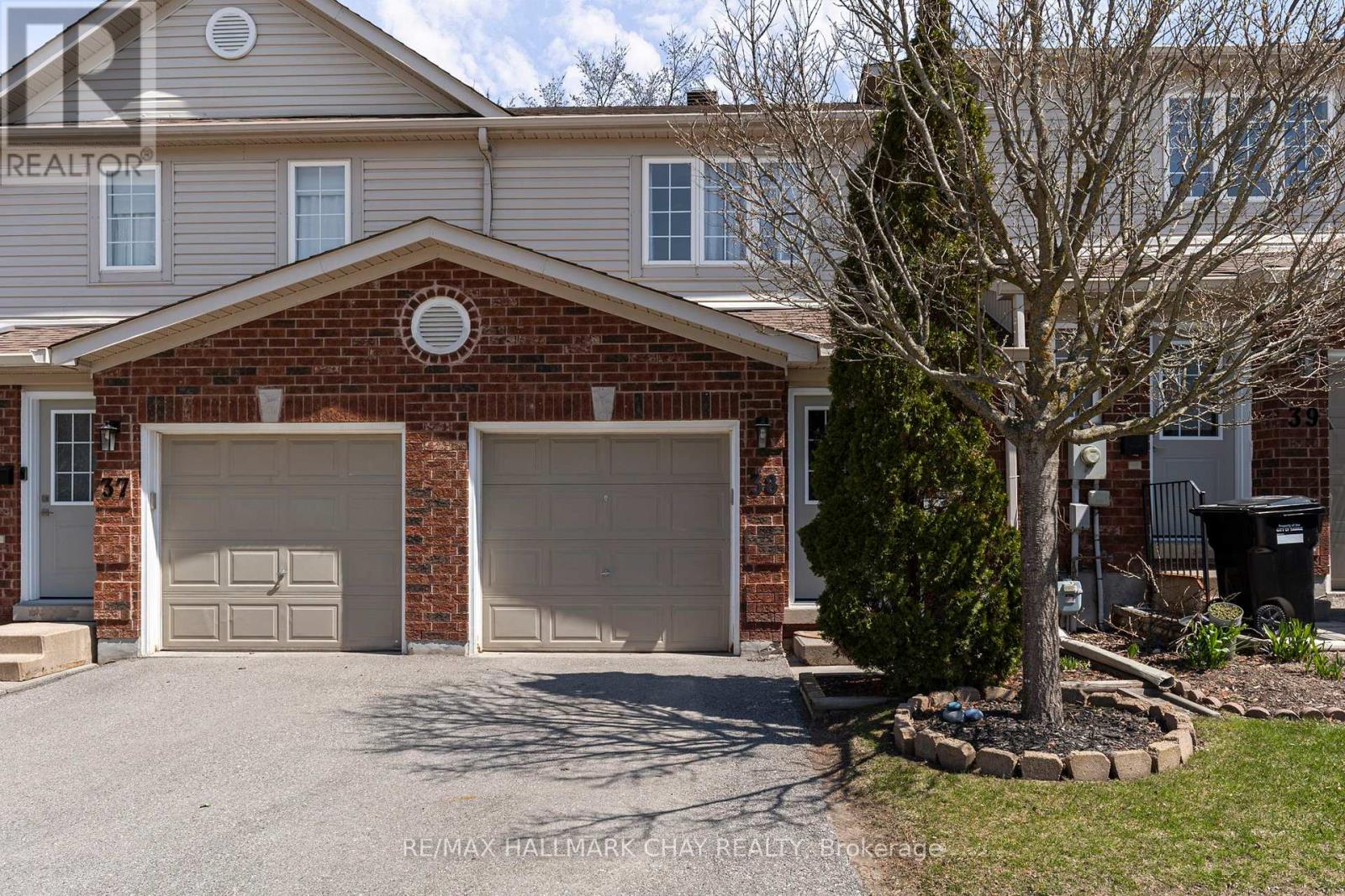 For sale: 38 - 430 MAPLEVIEW DRIVE E, Barrie (Painswick South), Ontario ...