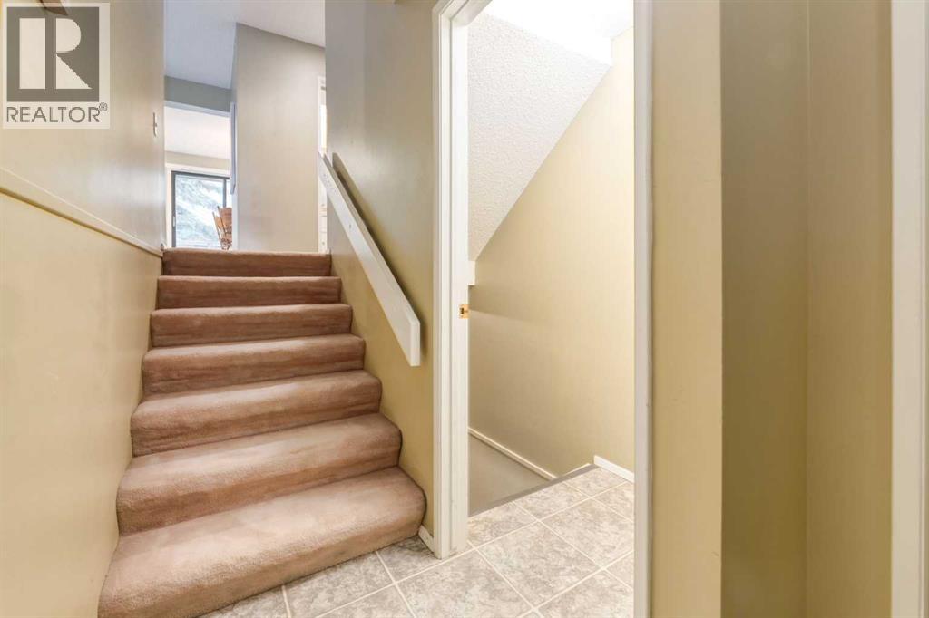 Row / Townhouse for Sale in 10, 3302 50 Street NW|Calgary, Alberta T3A2C6 3